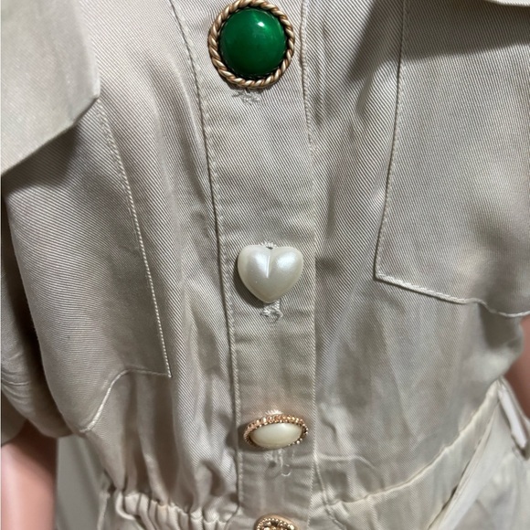 CHLOÉ Women’s Stylish Khaki Button-Up Playsuit - Picture 11 of 16